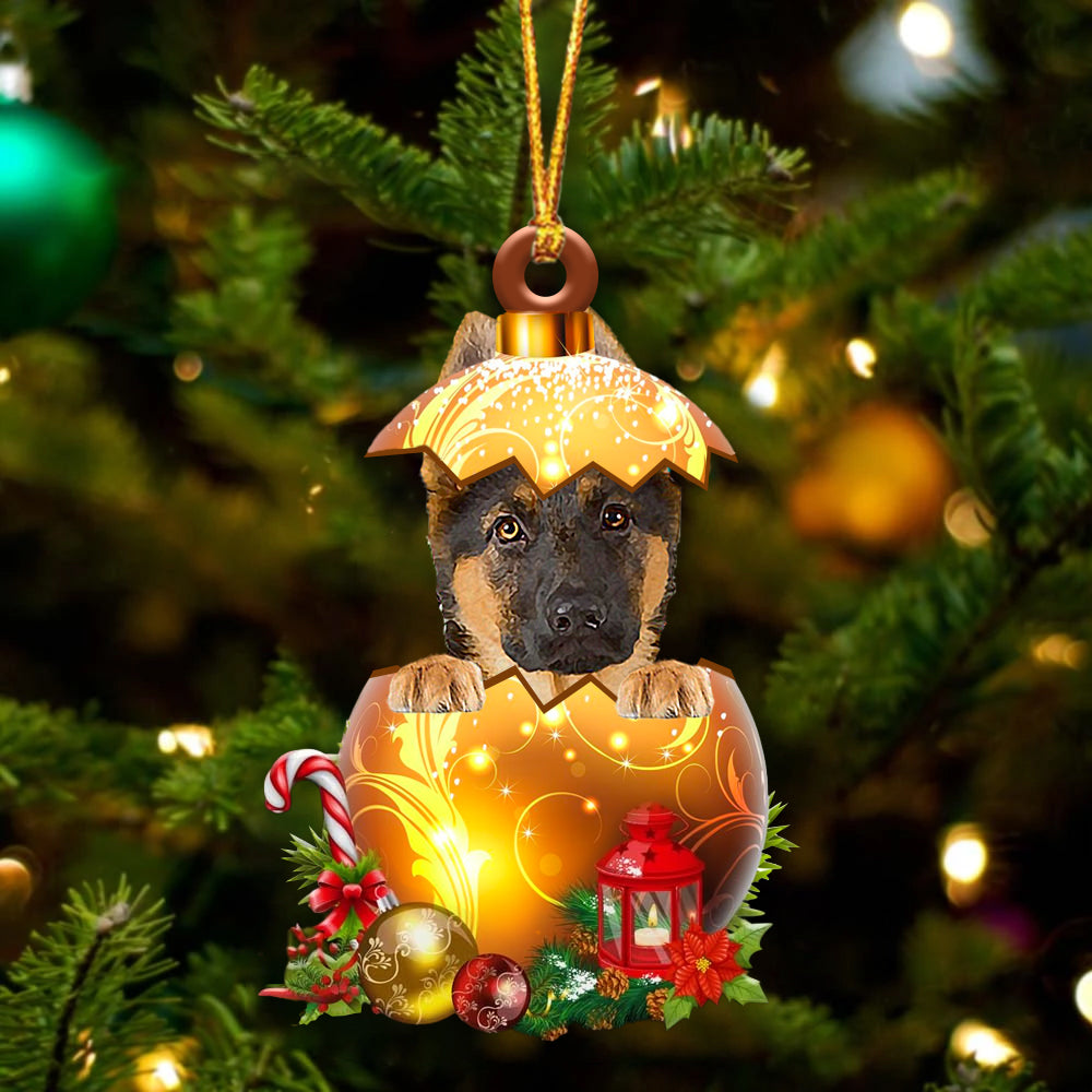 German Shepherd. In Kerst Gouden Ei Ornament