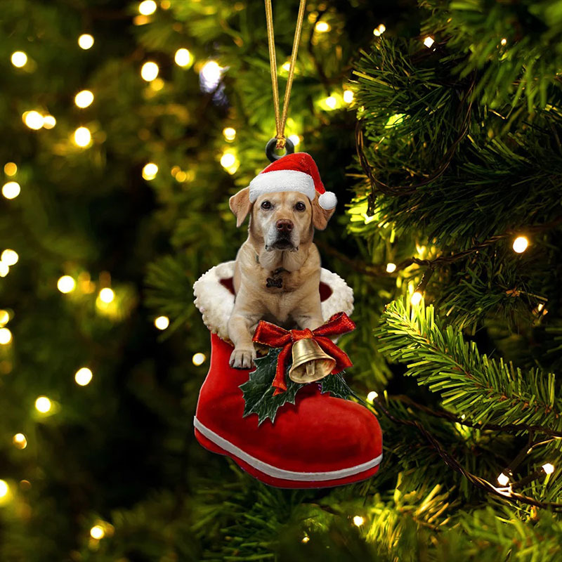 Labrador Retriever Yellow in Kerstschoen Ornament