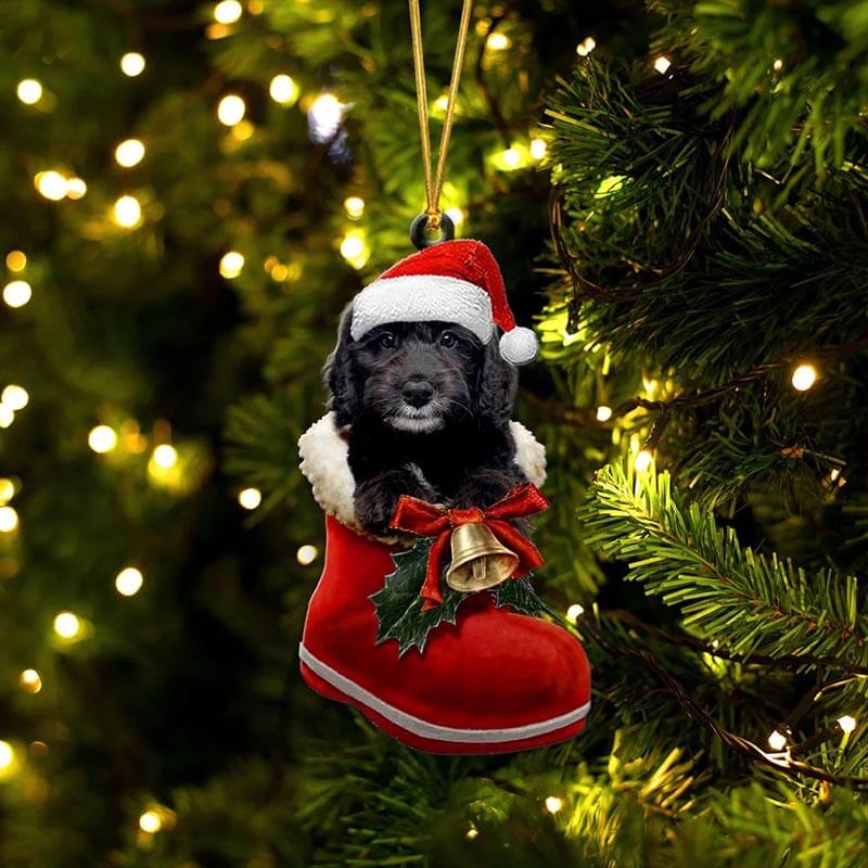 Zwart Goldendoodle in Kerstschoen Ornament