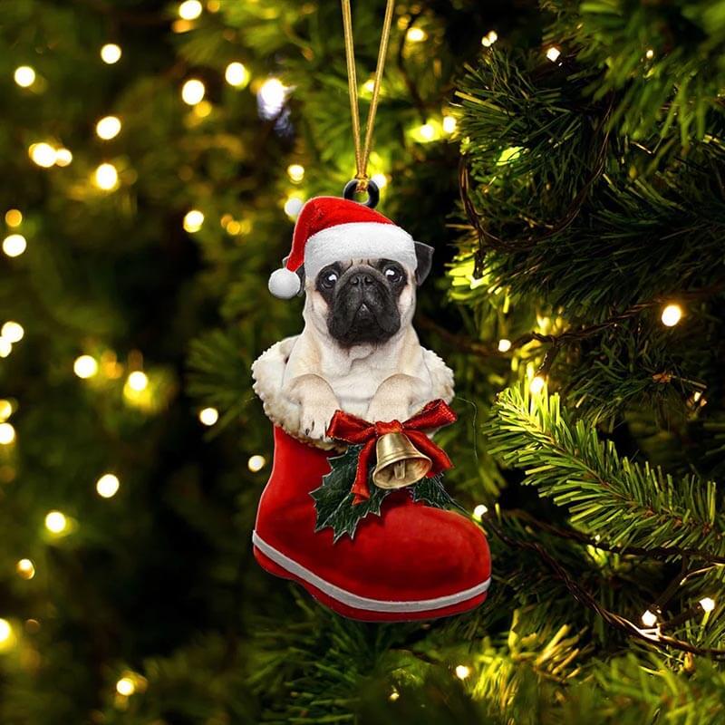 Pug Mops in Kerstschoen Ornament