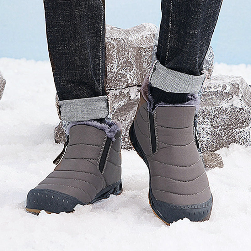 Warme, waterdichte outdoor sneeuwlaarzen met imitatiebontvoering voor de winter.